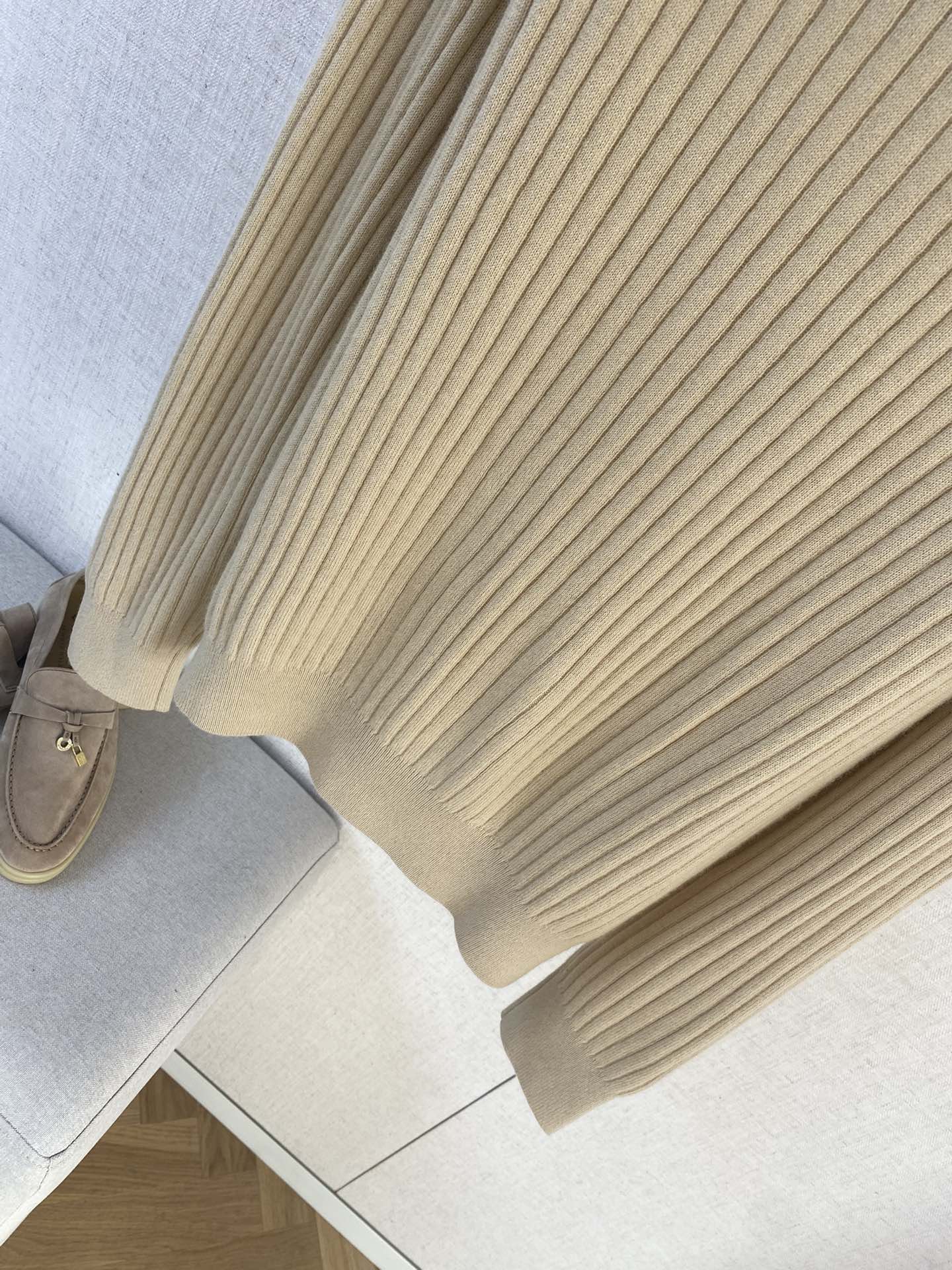 Lora Piana Polo-Strickpullover Beige – Premium Rippenstrick Weicher Longsleeve