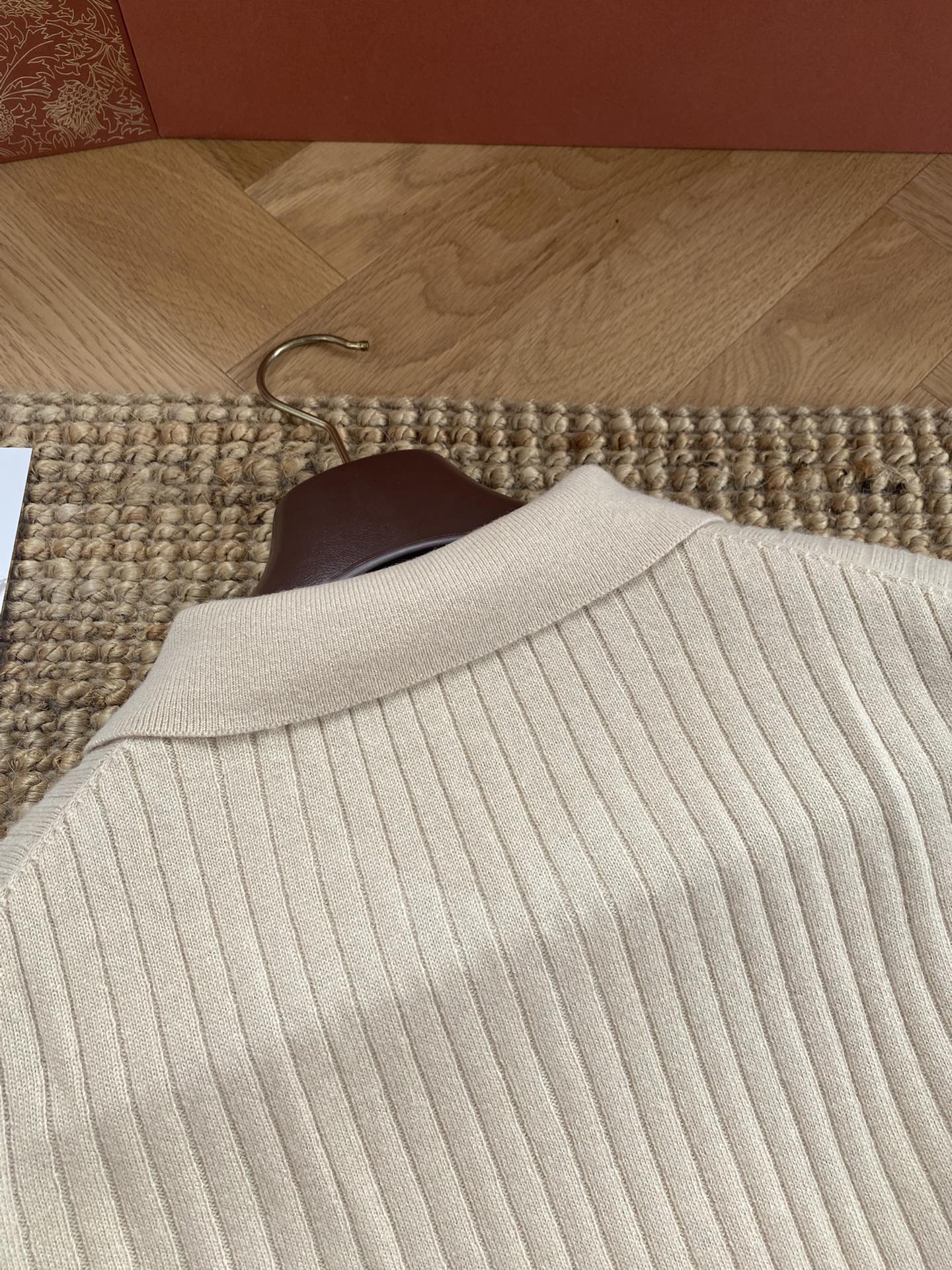 Lora Piana Polo-Strickpullover Beige – Premium Rippenstrick Weicher Longsleeve