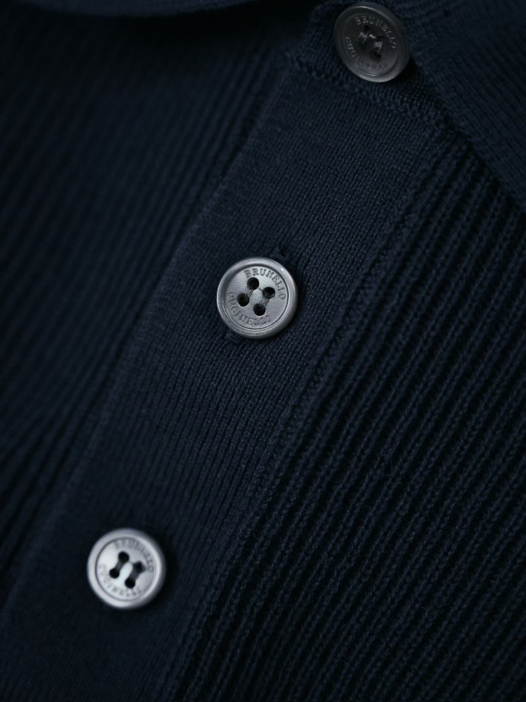 Brunello Cucinelli – Elegantes Strick Poloshirt in Schwarz aus feiner Baumwolle