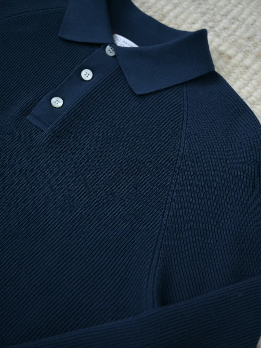 Brunello Cucinelli – Luxurioeses Strick Poloshirt in Dunkelblau aus feiner Baumwolle