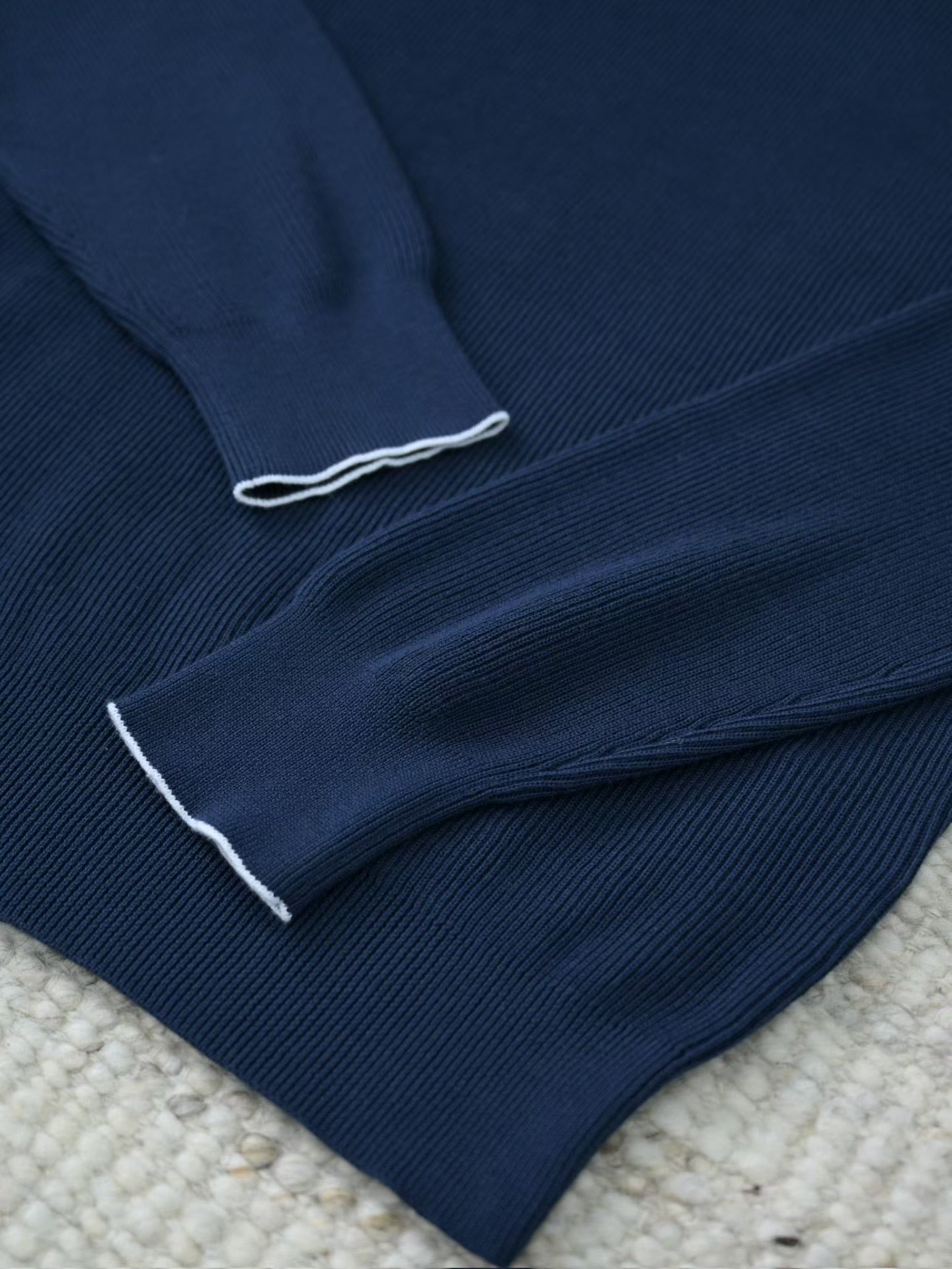 Brunello Cucinelli – Luxurioeses Strick Poloshirt in Dunkelblau aus feiner Baumwolle