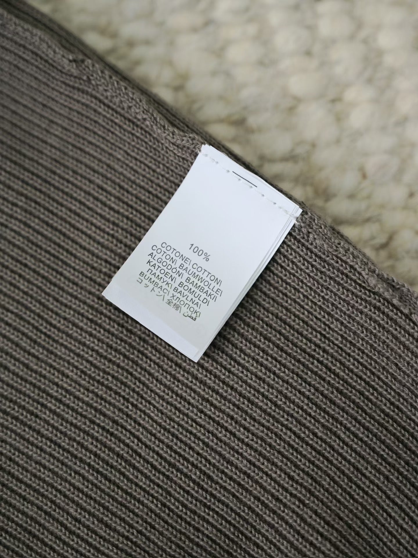 Brunello Cucinelli – Edles Strick Poloshirt in Braun/Schlamm aus feiner Baumwolle