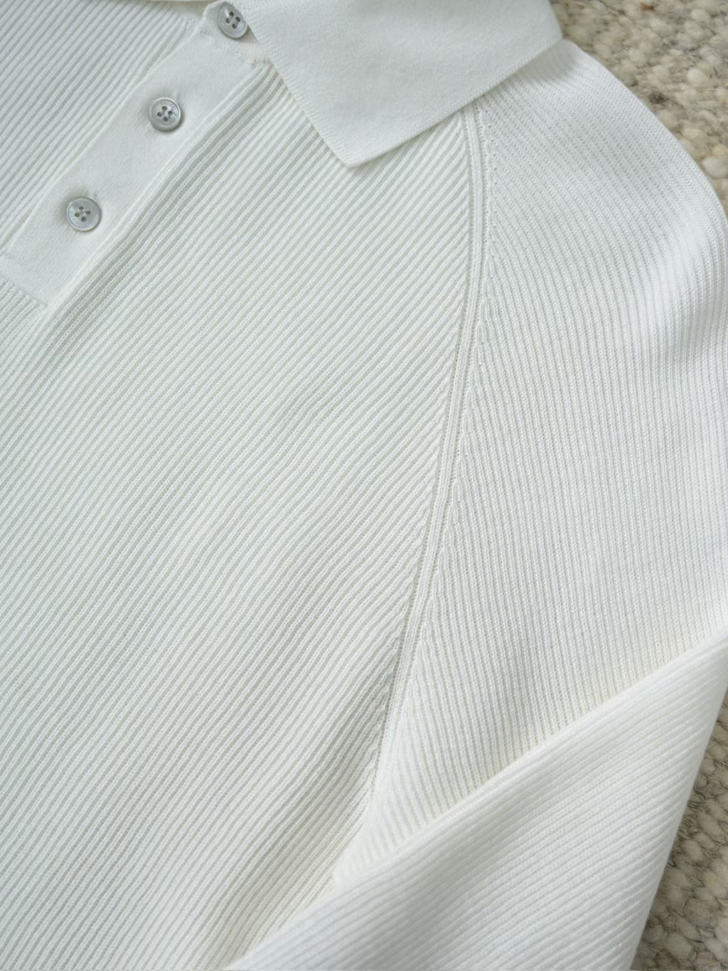 Brunello Cucinelli – Luxurioeses Strick Poloshirt in Weiss aus feiner Baumwolle