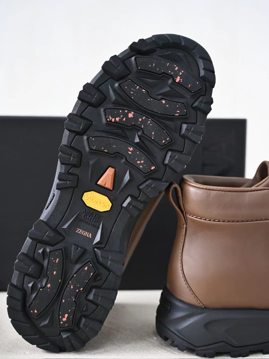 Zegna – Premium Leder Boots in Braun mit robuster Profilsohle