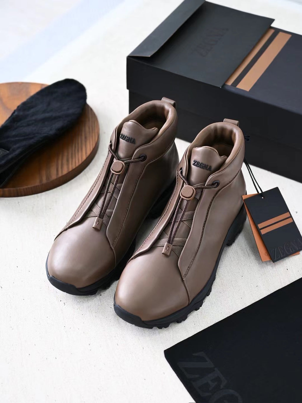 Zegna – Premium Leder Boots in Braun mit robuster Profilsohle