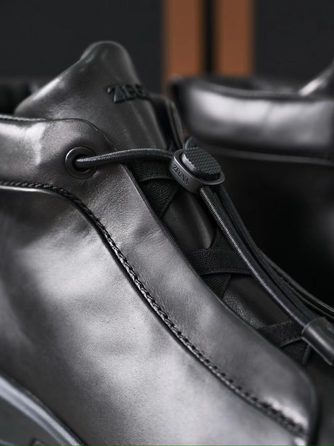 Zegna – Luxurioese Leder Boots in Schwarz mit robuster Profilsohle