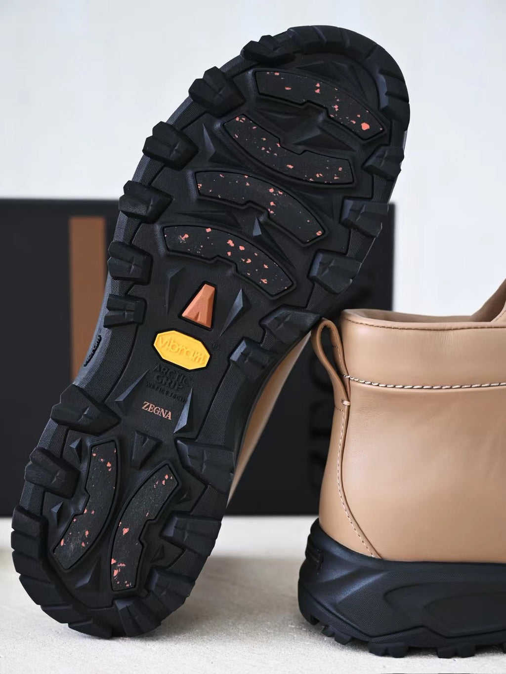 Zegna – Premium Leder Boots in Beige mit Trekking-Sohle