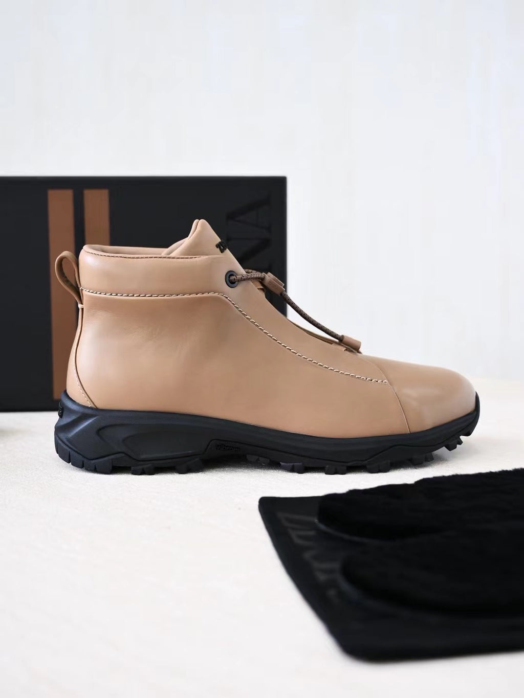 Zegna – Premium Leder Boots in Beige mit Trekking-Sohle