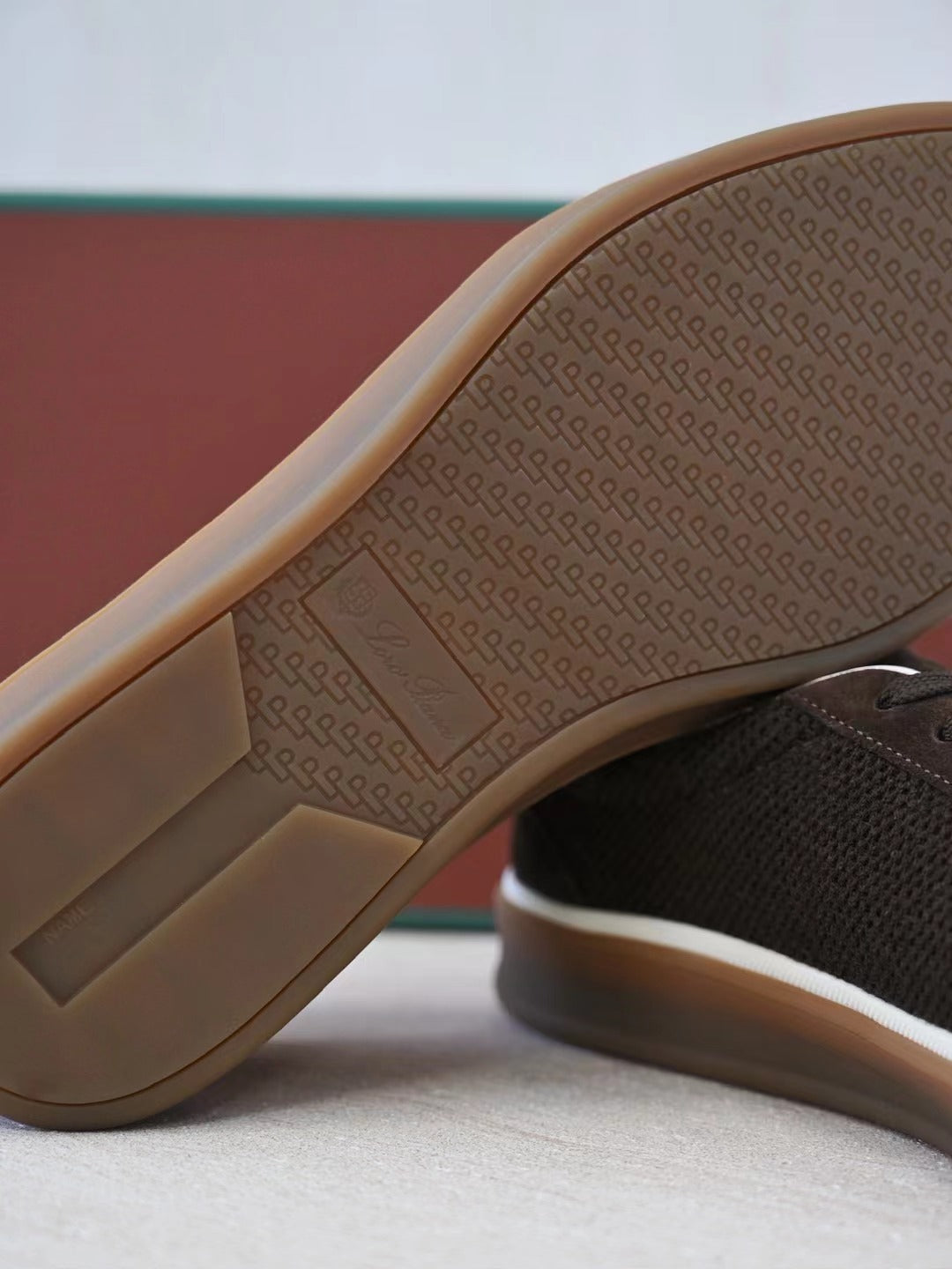 Loro Piana Herren Sneaker in Dunkelbraun – Leichte Freizeitschuhe mit Mesh