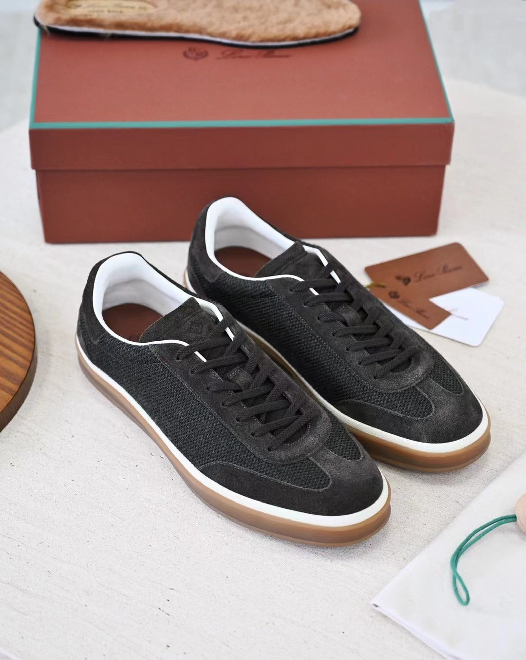 Loro Piana Herren Sneaker in Schwarz – Leichte Freizeitschuhe mit Mesh