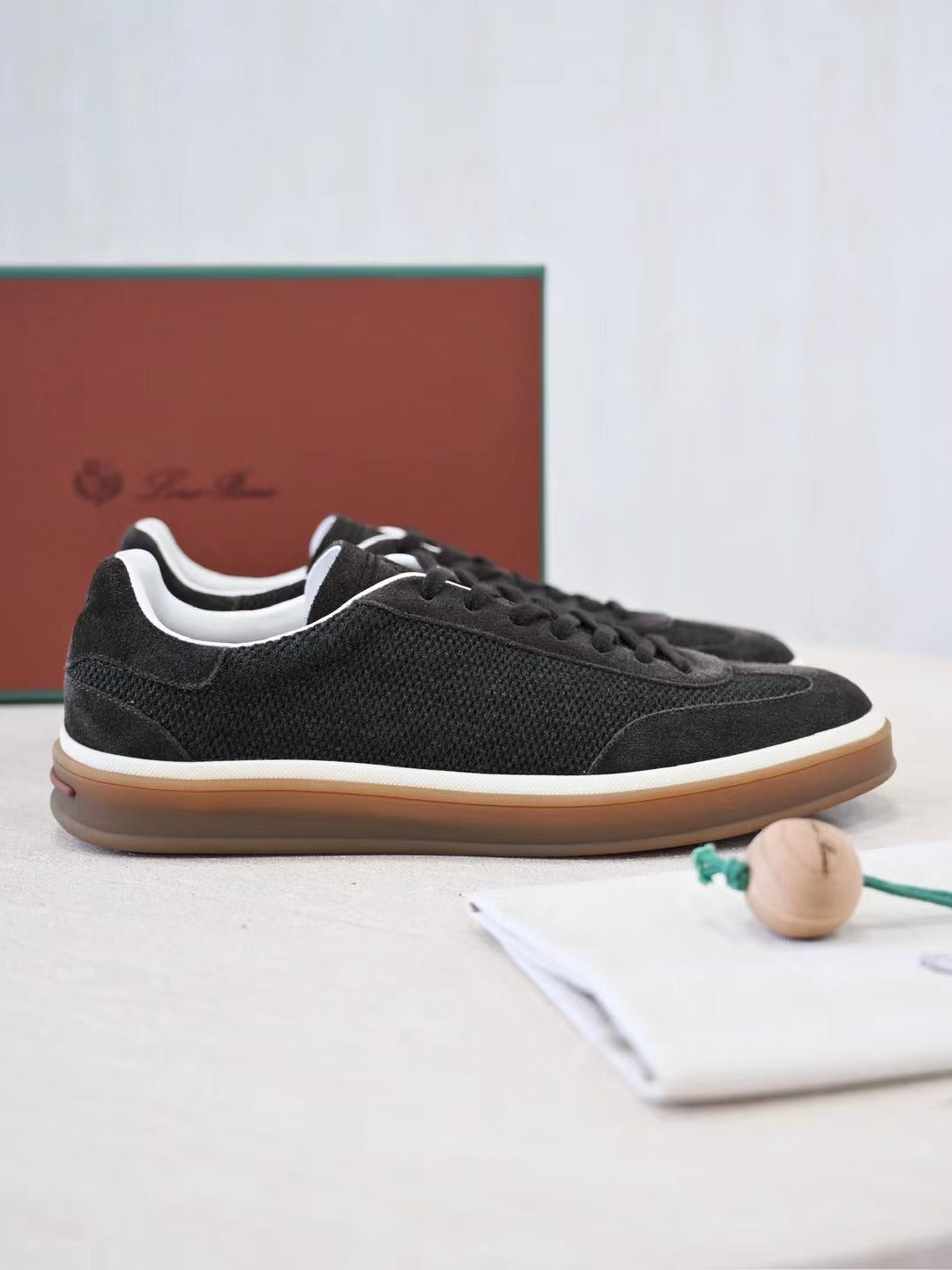 Loro Piana Herren Sneaker in Schwarz – Leichte Freizeitschuhe mit Mesh