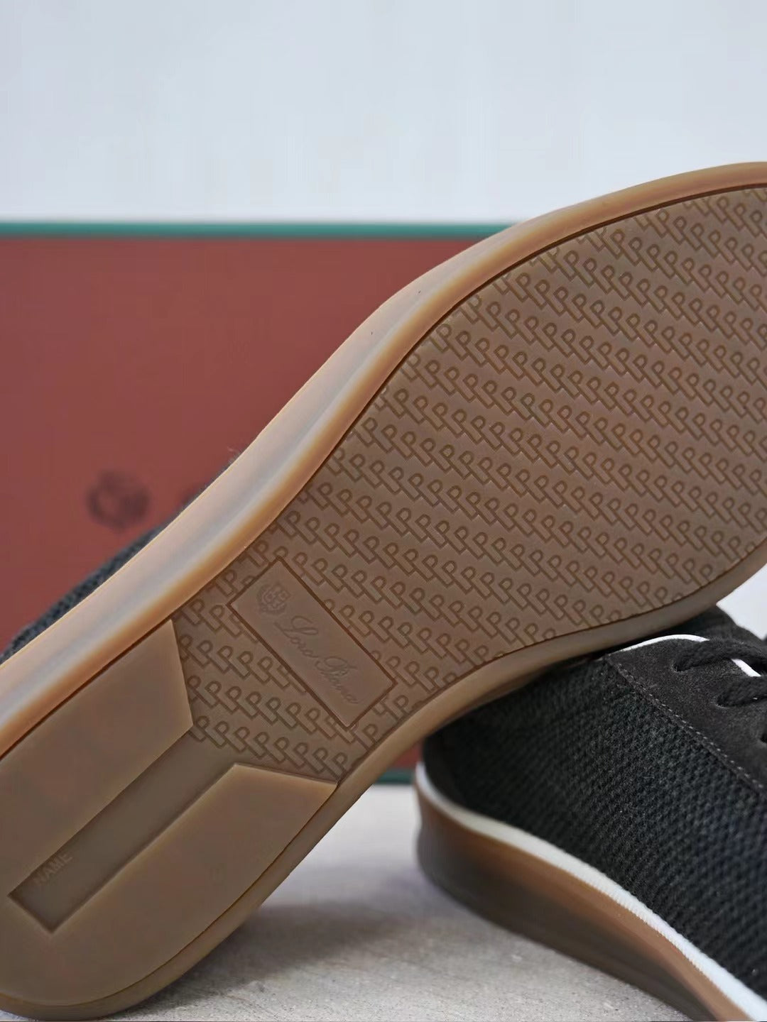 Loro Piana Herren Sneaker in Schwarz – Leichte Freizeitschuhe mit Mesh