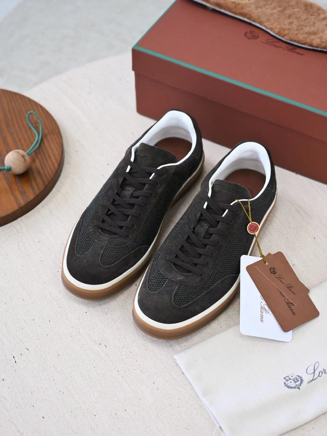 Loro Piana Herren Sneaker in Schwarz – Leichte Freizeitschuhe mit Mesh