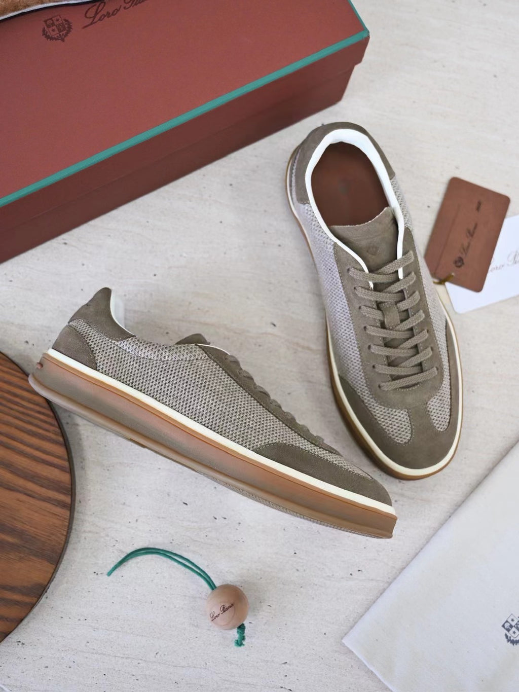 Loro Piana Herren Sneaker in Braun-Gruen – Leichte Freizeitschuhe mit Mesh-Obermaterial