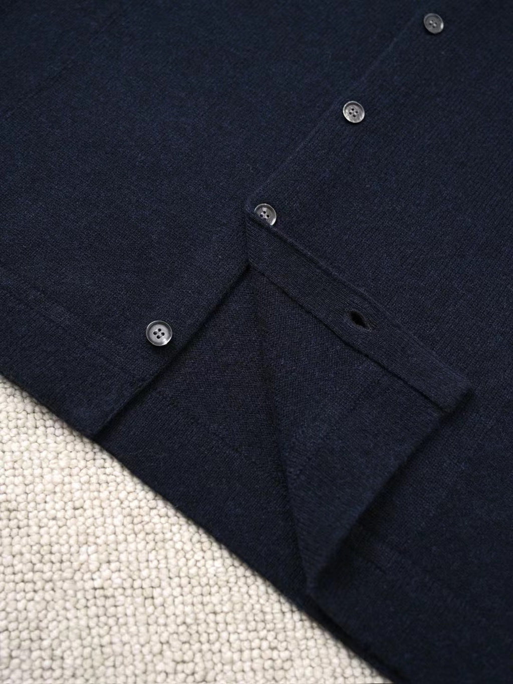 ZEGNA Dunkelblaues Herrenhemd mit Knopfleiste – Klassisches Langarmhemd für Alltag & Freizeit