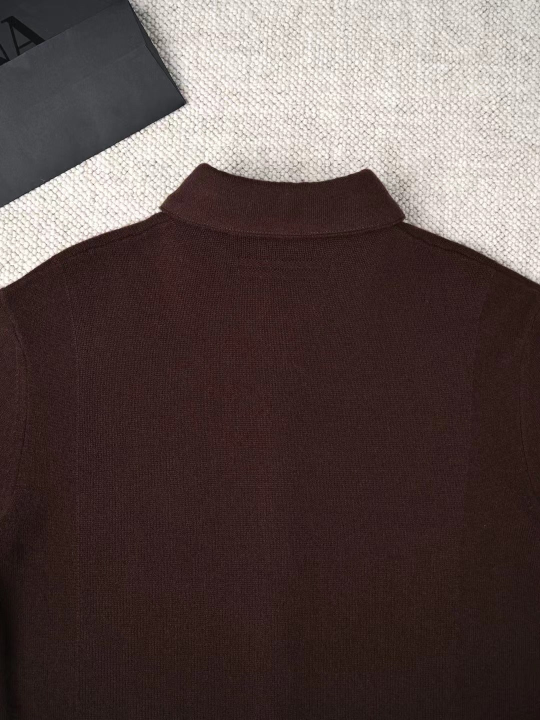 ZEGNA Dunkles Herrenhemd in Braun – Klassisches Langarmhemd mit Knopfleiste