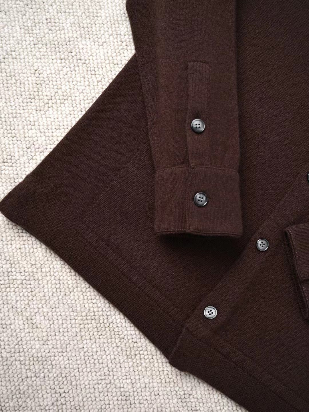 ZEGNA Dunkles Herrenhemd in Braun – Klassisches Langarmhemd mit Knopfleiste