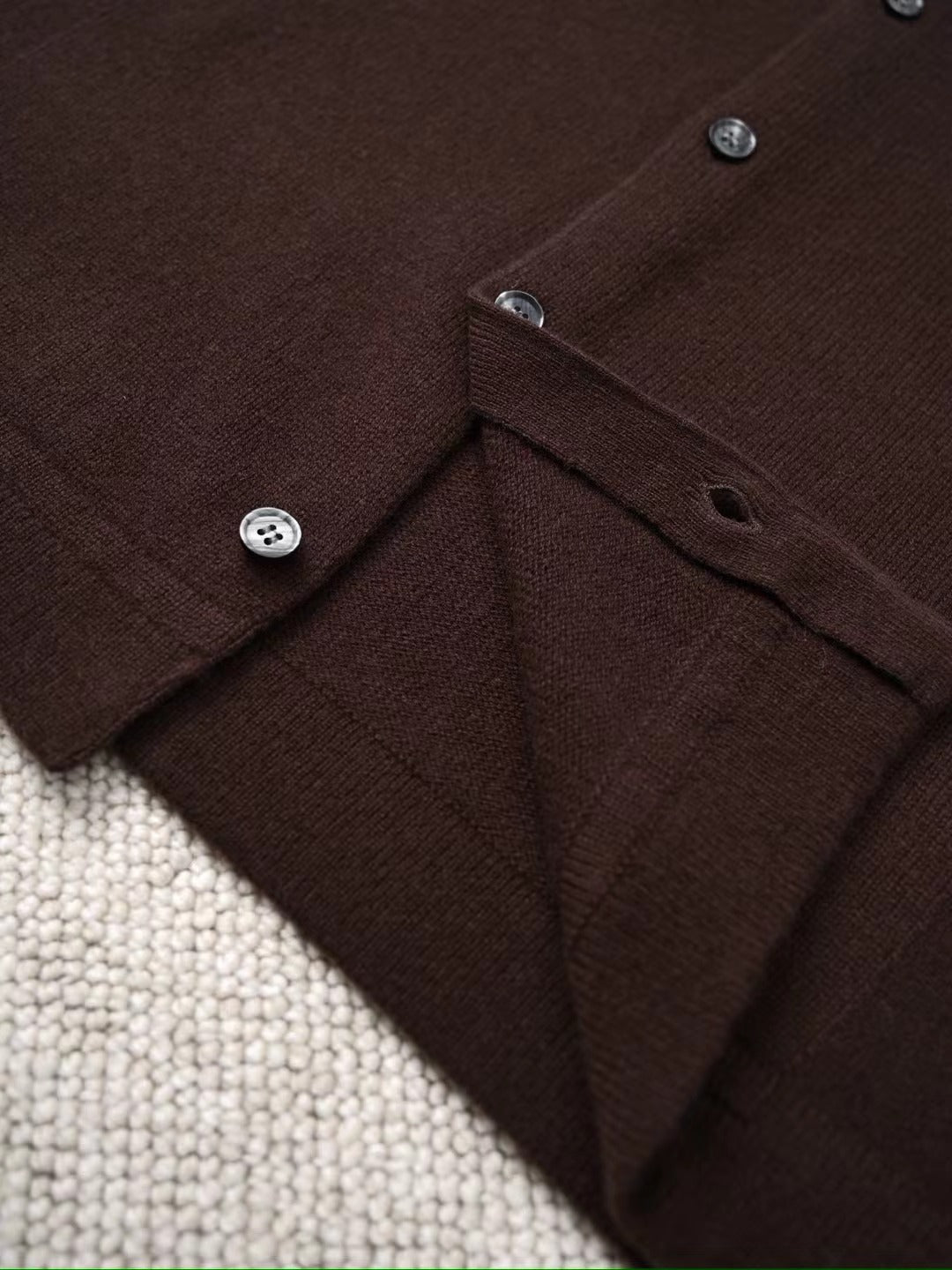 ZEGNA Dunkles Herrenhemd in Braun – Klassisches Langarmhemd mit Knopfleiste