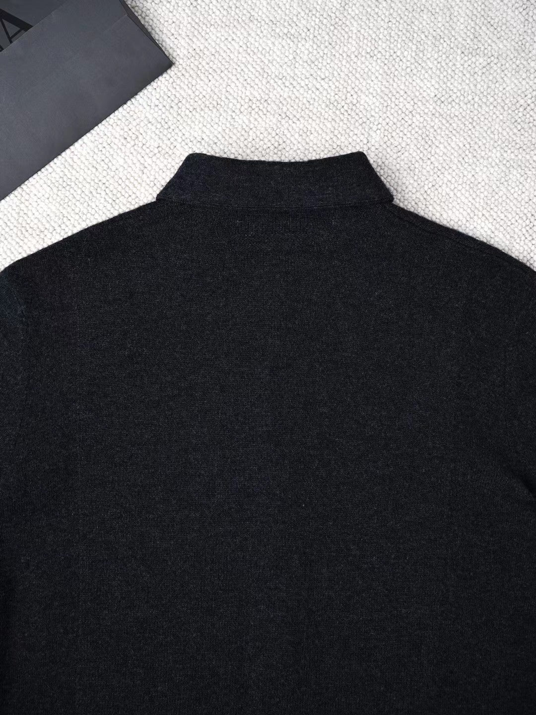 ZEGNA Dunkles Herrenhemd mit Knopfleiste – Klassisches Langarmhemd für Alltag & Freizeit