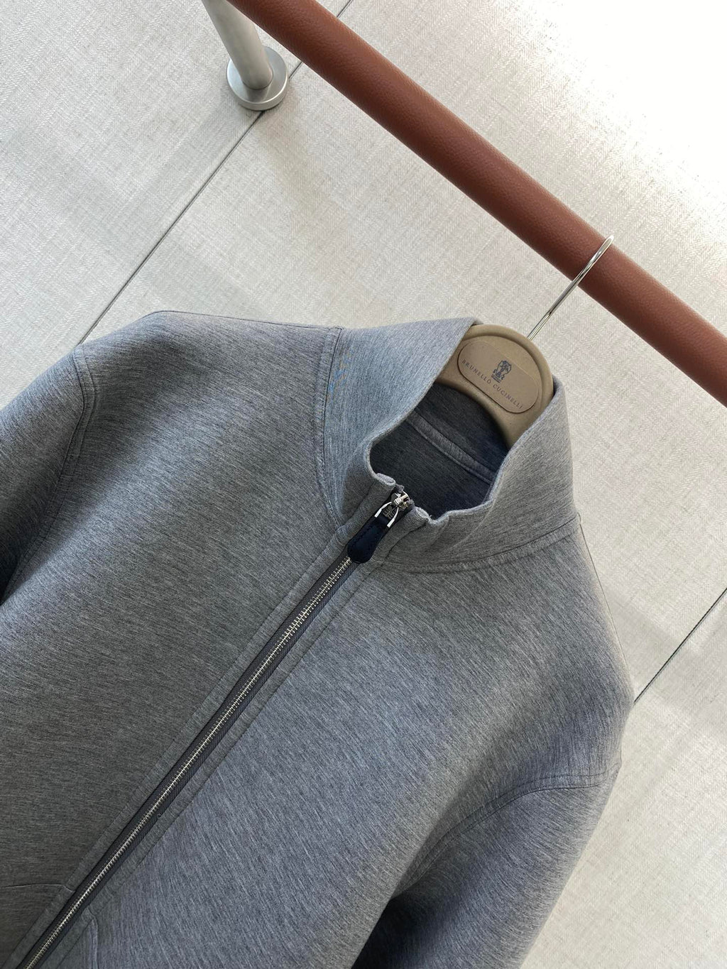 Loro Piana Sweatjacke Grau – Hochwertige Jacke mit Stehkragen und Zwei-Wege