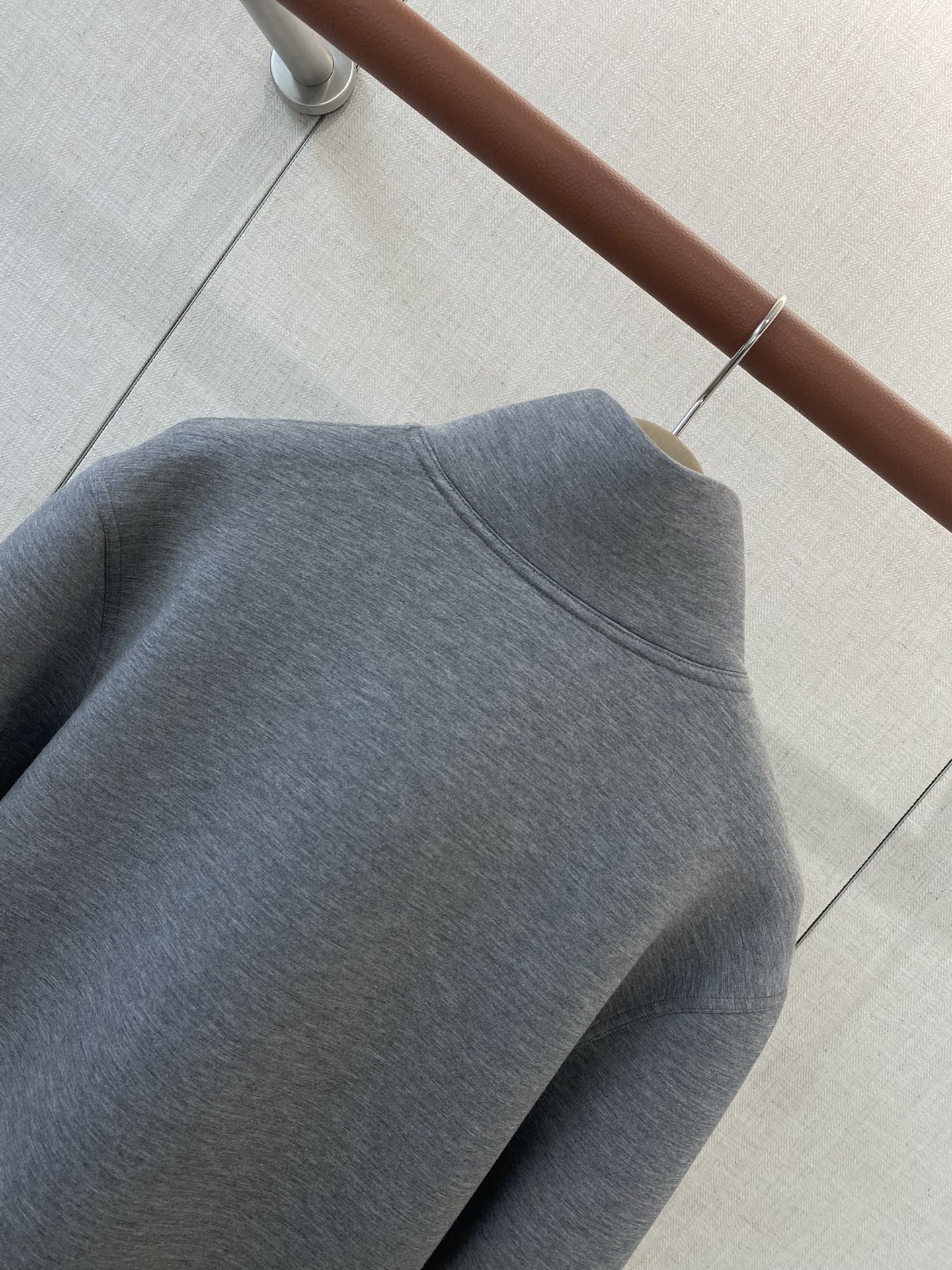 Loro Piana Sweatjacke Grau – Hochwertige Jacke mit Stehkragen und Zwei-Wege