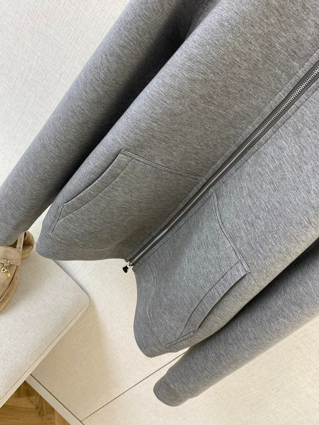 Loro Piana Sweatjacke Grau – Hochwertige Jacke mit Stehkragen und Zwei-Wege