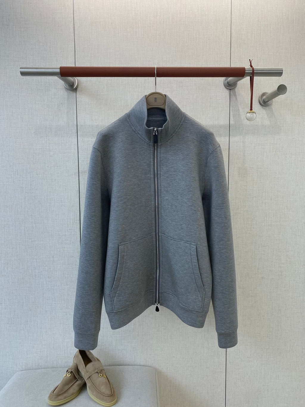 Loro Piana Sweatjacke Grau – Hochwertige Jacke mit Stehkragen und Zwei-Wege