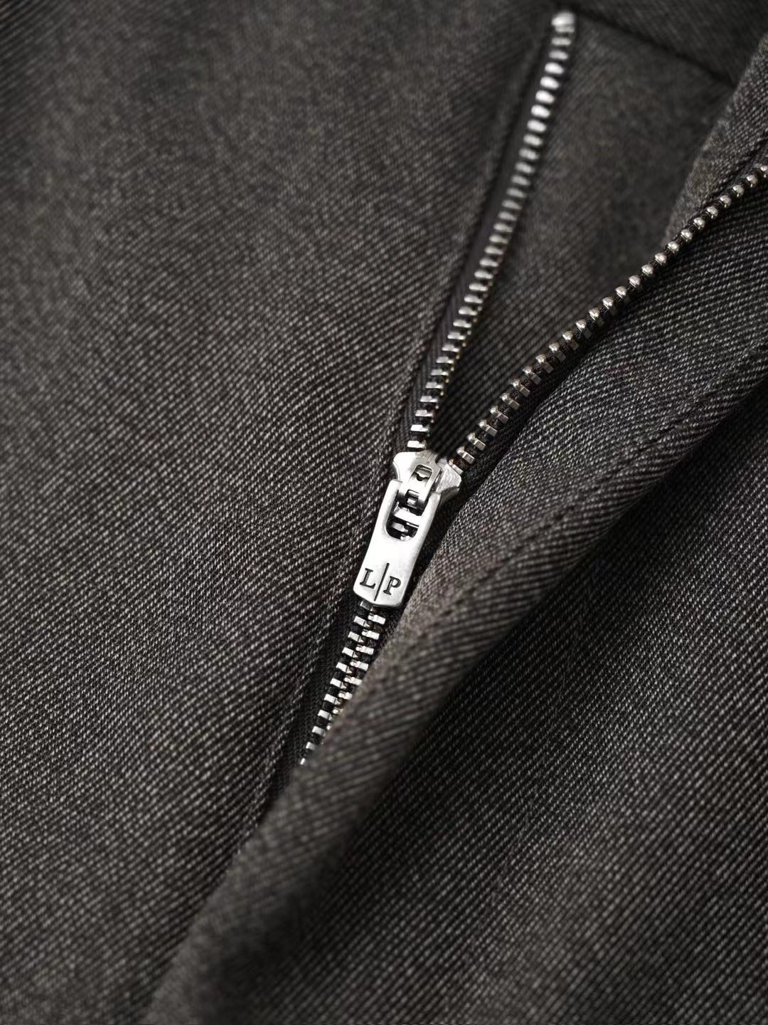 Loro Piana Elegante Herren Hose in Dunkelbraun – Premium-Stretch & edler Woll-Look