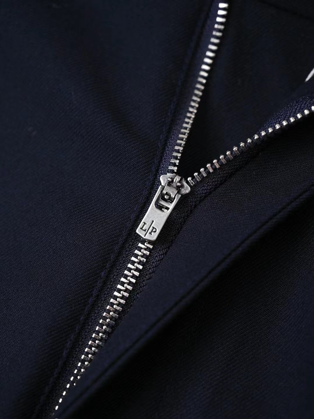 Loro Piana Elegante Herren Hose in Dunkelblau – Premium-Stretch, Business & Casual