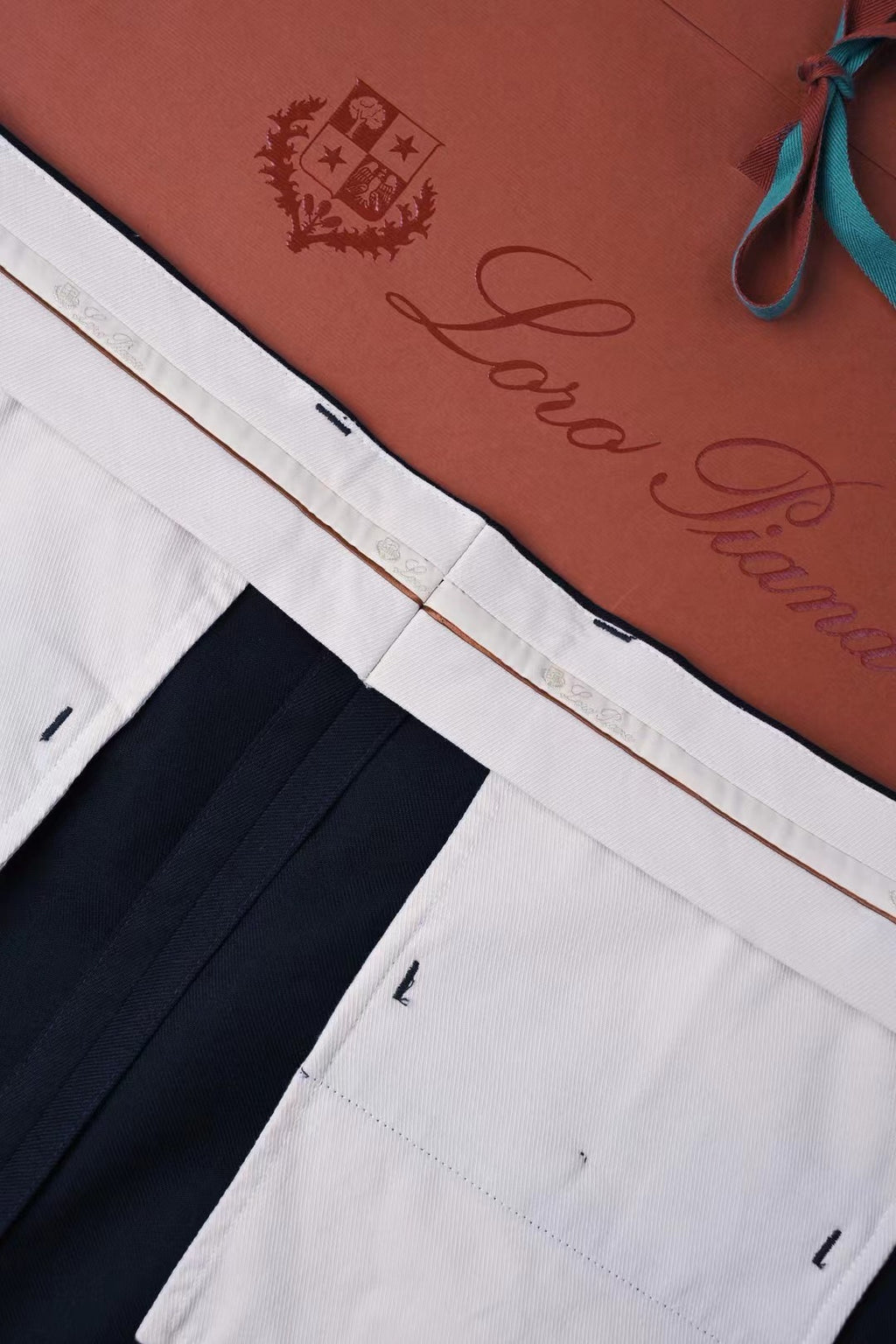 Loro Piana Elegante Herren Hose in Dunkelblau – Premium-Stretch, Business & Casual