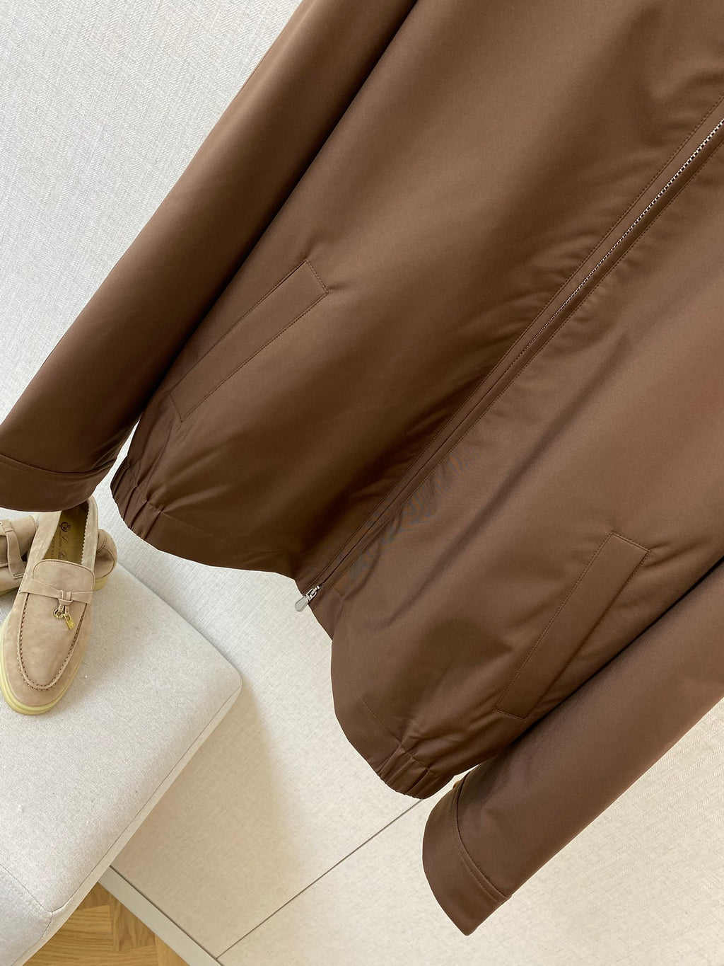 Brunello Cucinelli Herren Blouson aus technischem Gewebe mit Stehkragen – Braun