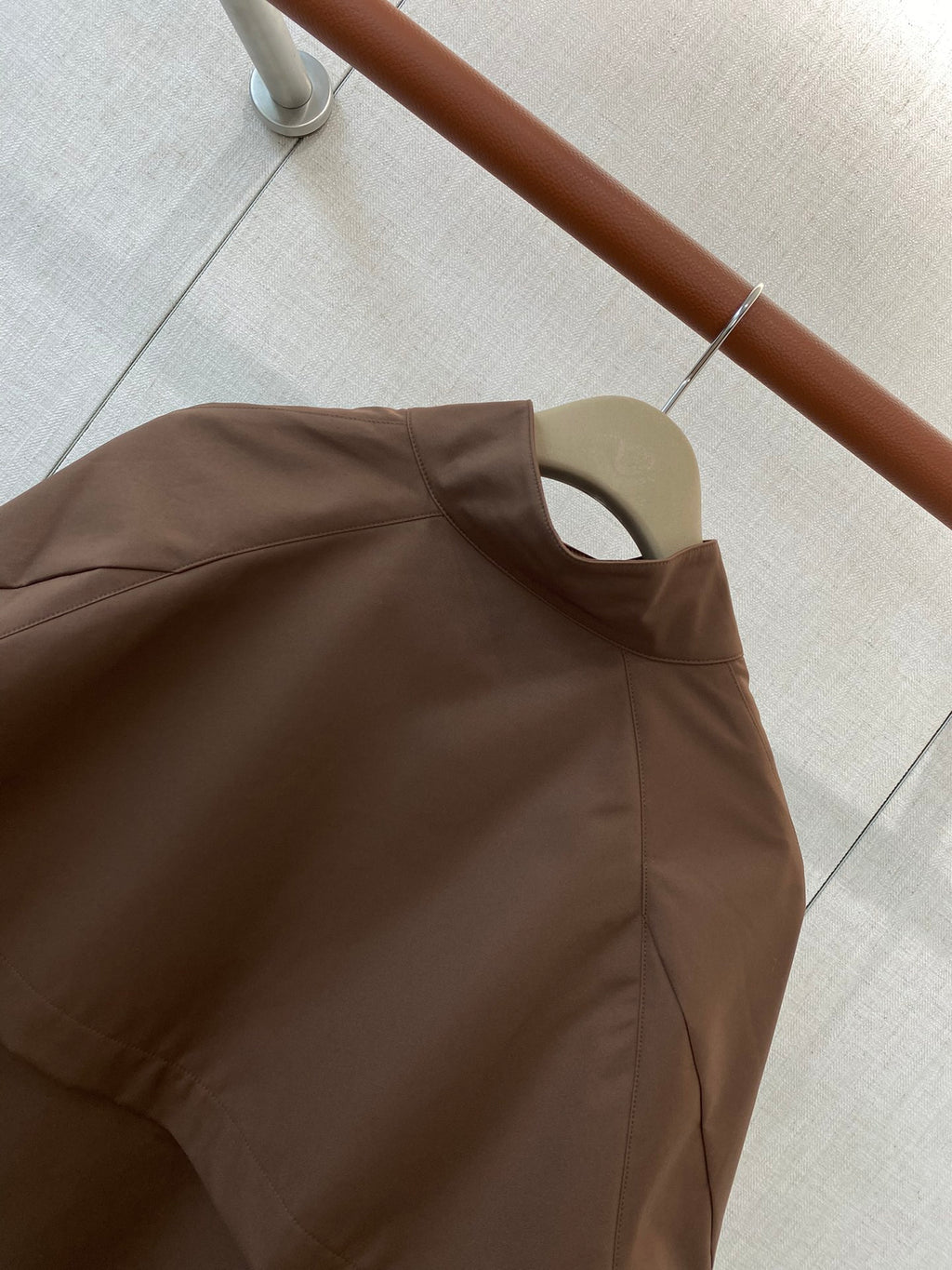 Brunello Cucinelli Herren Blouson aus technischem Gewebe mit Stehkragen – Braun