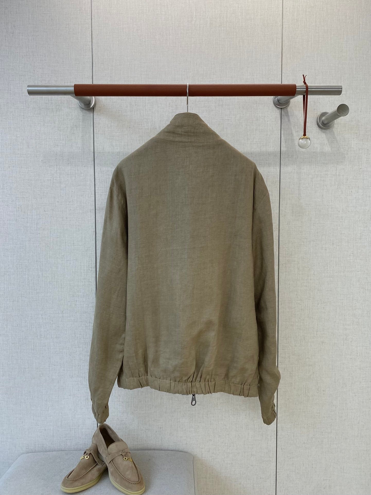 Lora Piana Leinenjacke mit Stehkragen – Leichte Sommerjacke in Beige oder Hellblau