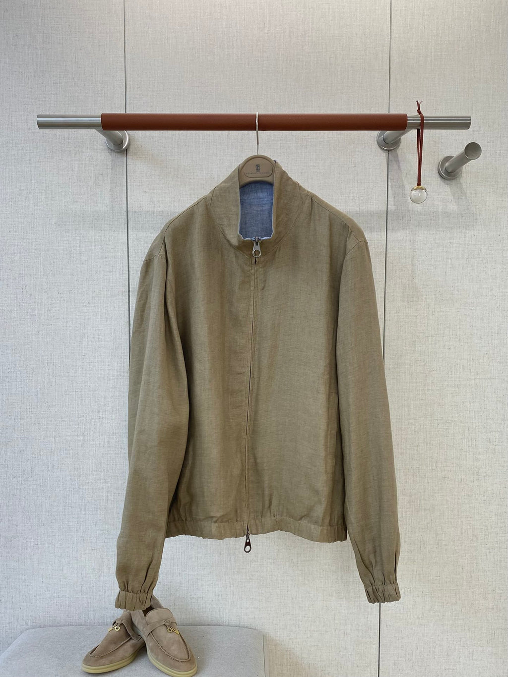 Lora Piana Leinenjacke mit Stehkragen – Leichte Sommerjacke in Beige oder Hellblau