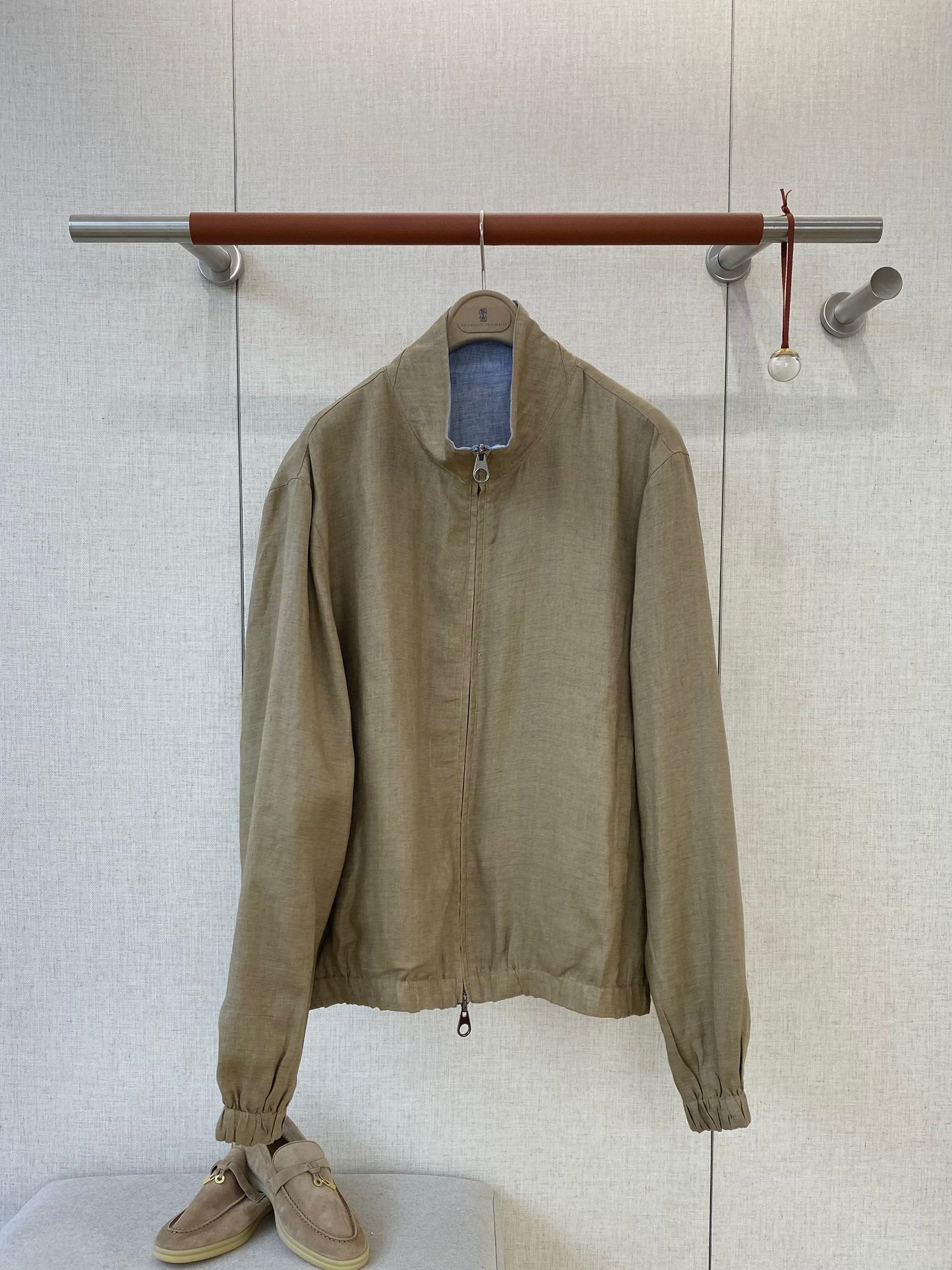 Lora Piana Leinenjacke mit Stehkragen – Leichte Sommerjacke in Beige oder Hellblau