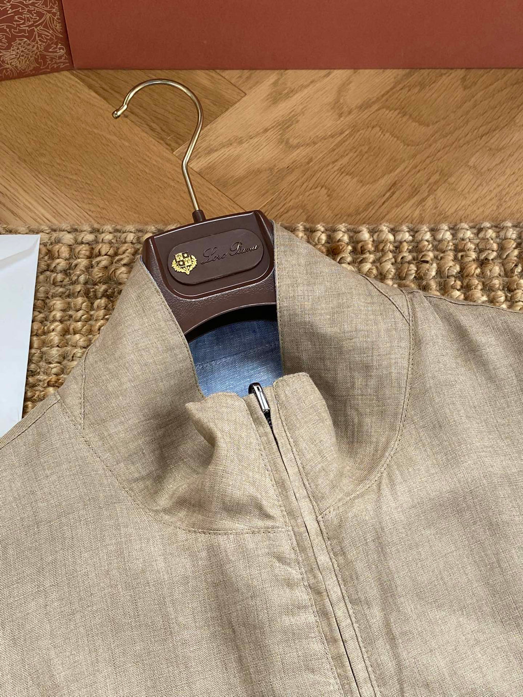 Lora Piana Leinenjacke mit Stehkragen – Leichte Sommerjacke in Beige oder Hellblau