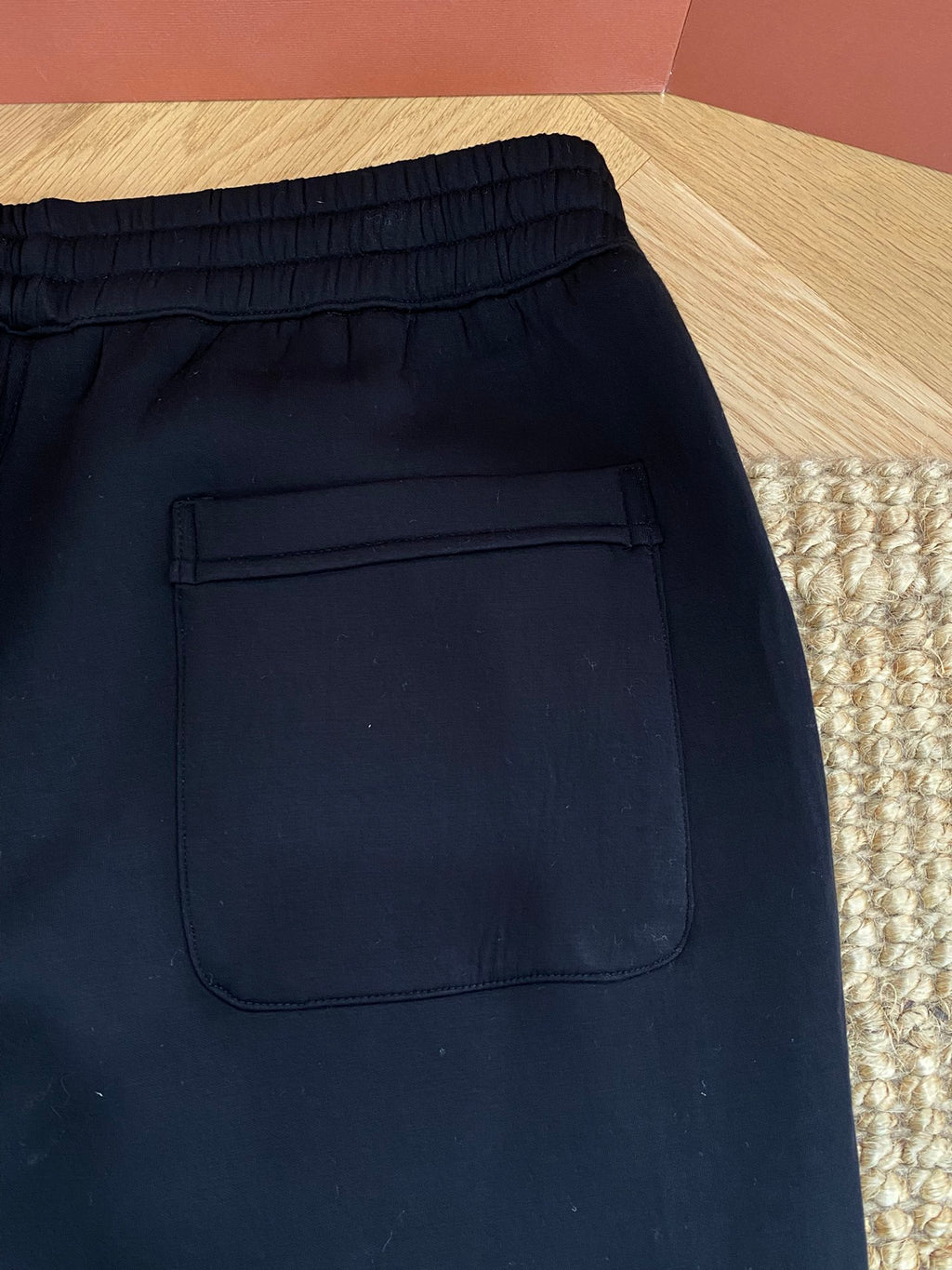 Lora Piana Sweatpants in Schwarz – Minimalistische Jogpants mit elastischem