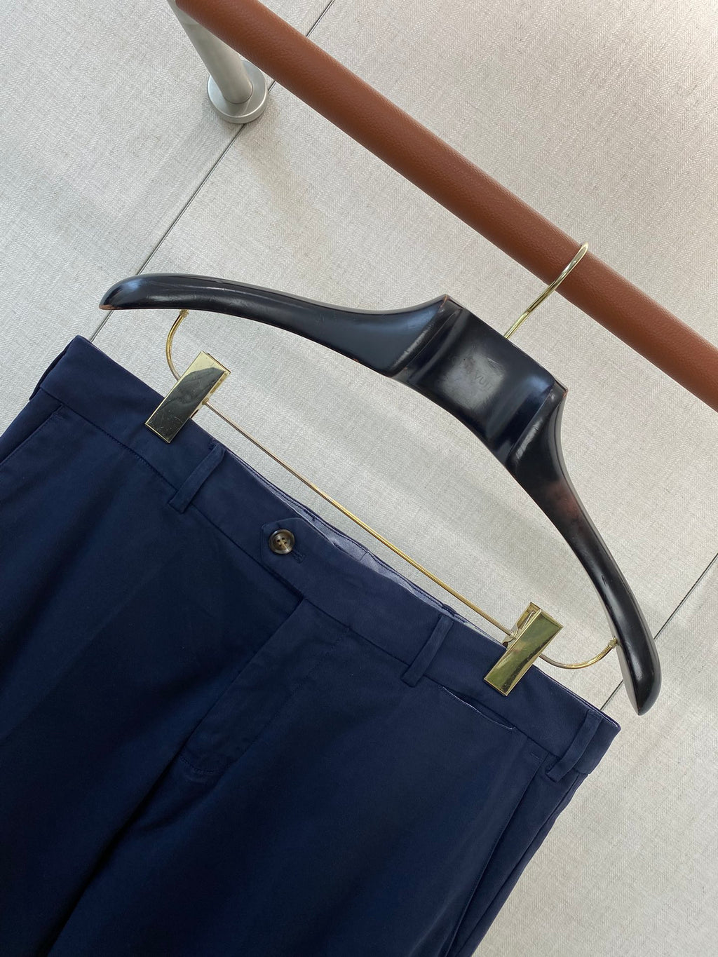 Lora Piana Chinohose in Navy-Blau – Klassische, leichte Baumwollhose