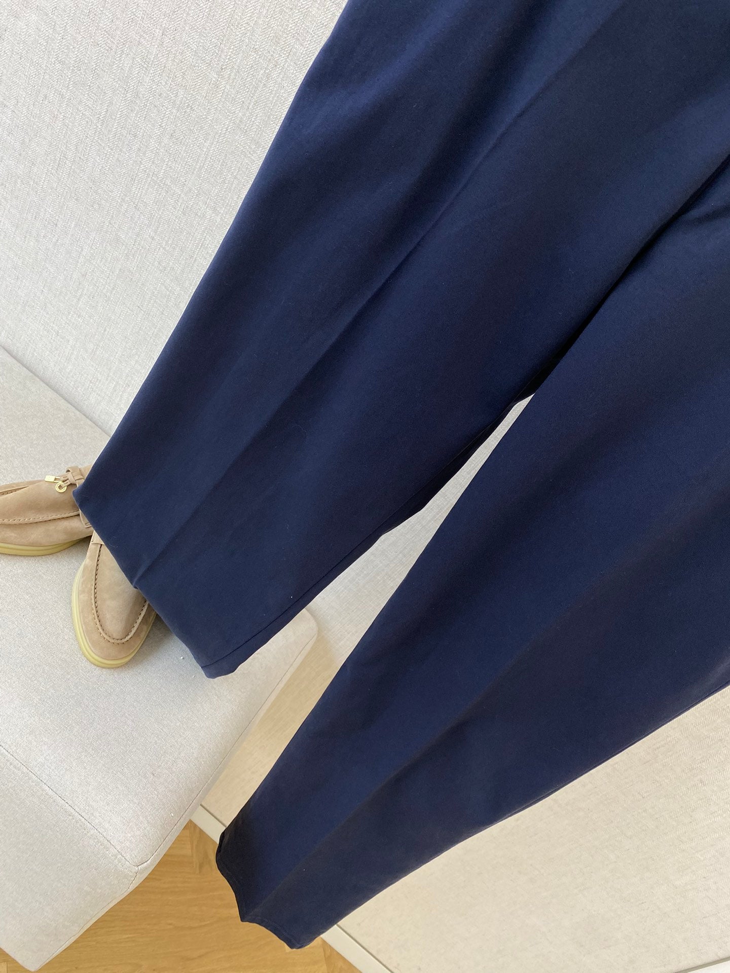 Lora Piana Chinohose in Navy-Blau – Klassische, leichte Baumwollhose