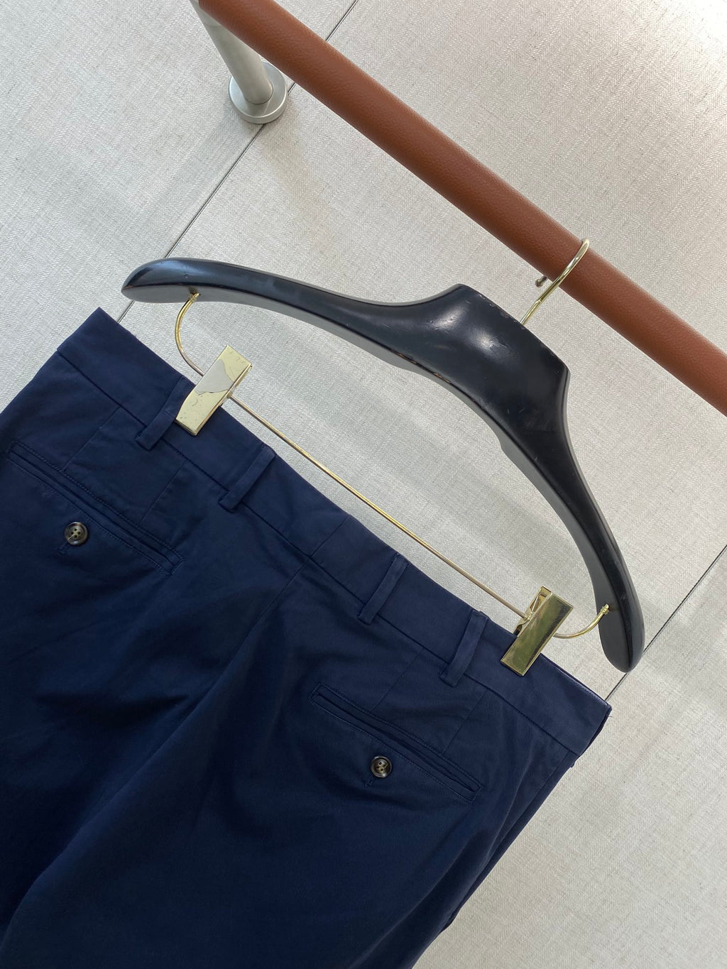 Lora Piana Chinohose in Navy-Blau – Klassische, leichte Baumwollhose