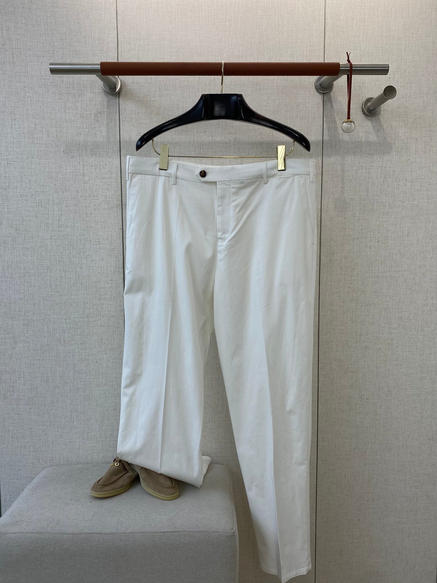 Lora Piana Chinohose in Weiß – Elegante, leichte Baumwollhose für Sommer