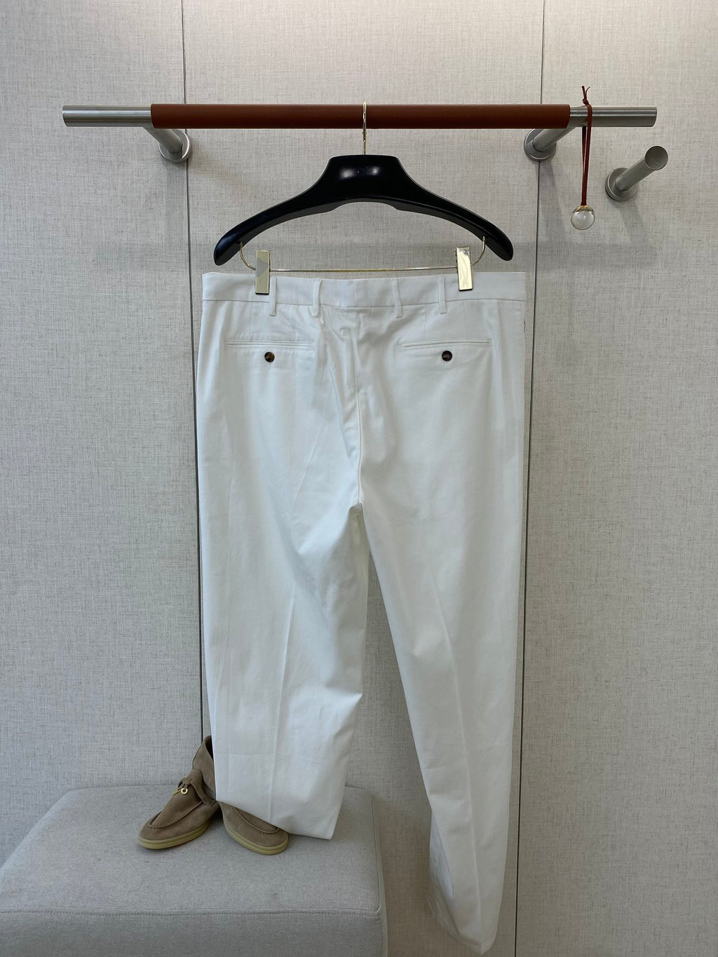 Lora Piana Chinohose in Weiß – Elegante, leichte Baumwollhose für Sommer