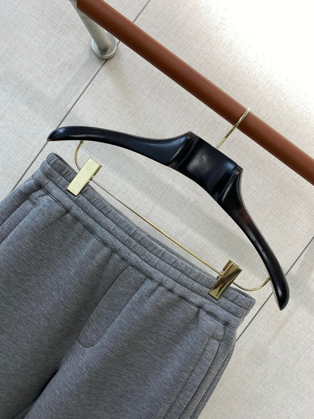 Lora Piana Sweatpants in Grau – Minimalistische Jogpants mit elastischem