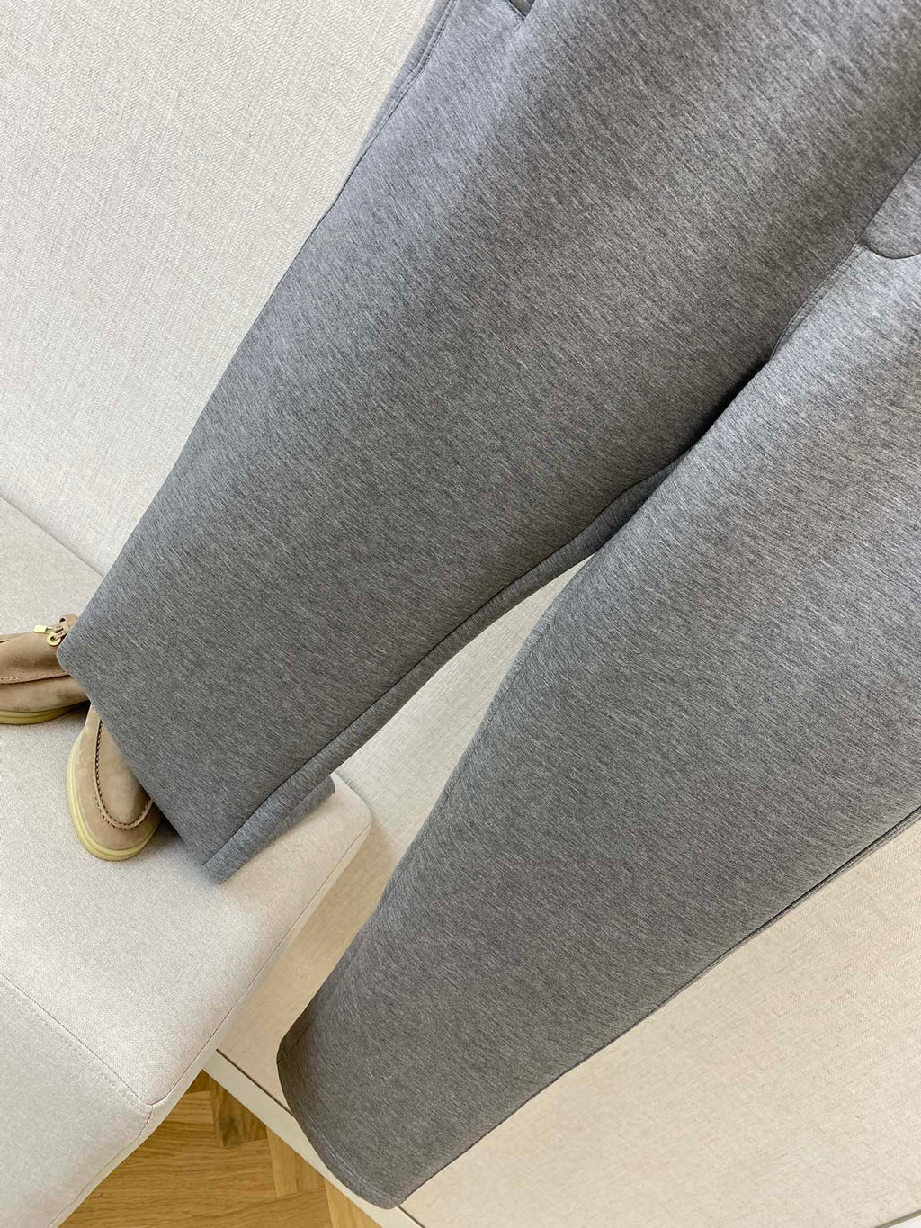 Lora Piana Sweatpants in Grau – Minimalistische Jogpants mit elastischem
