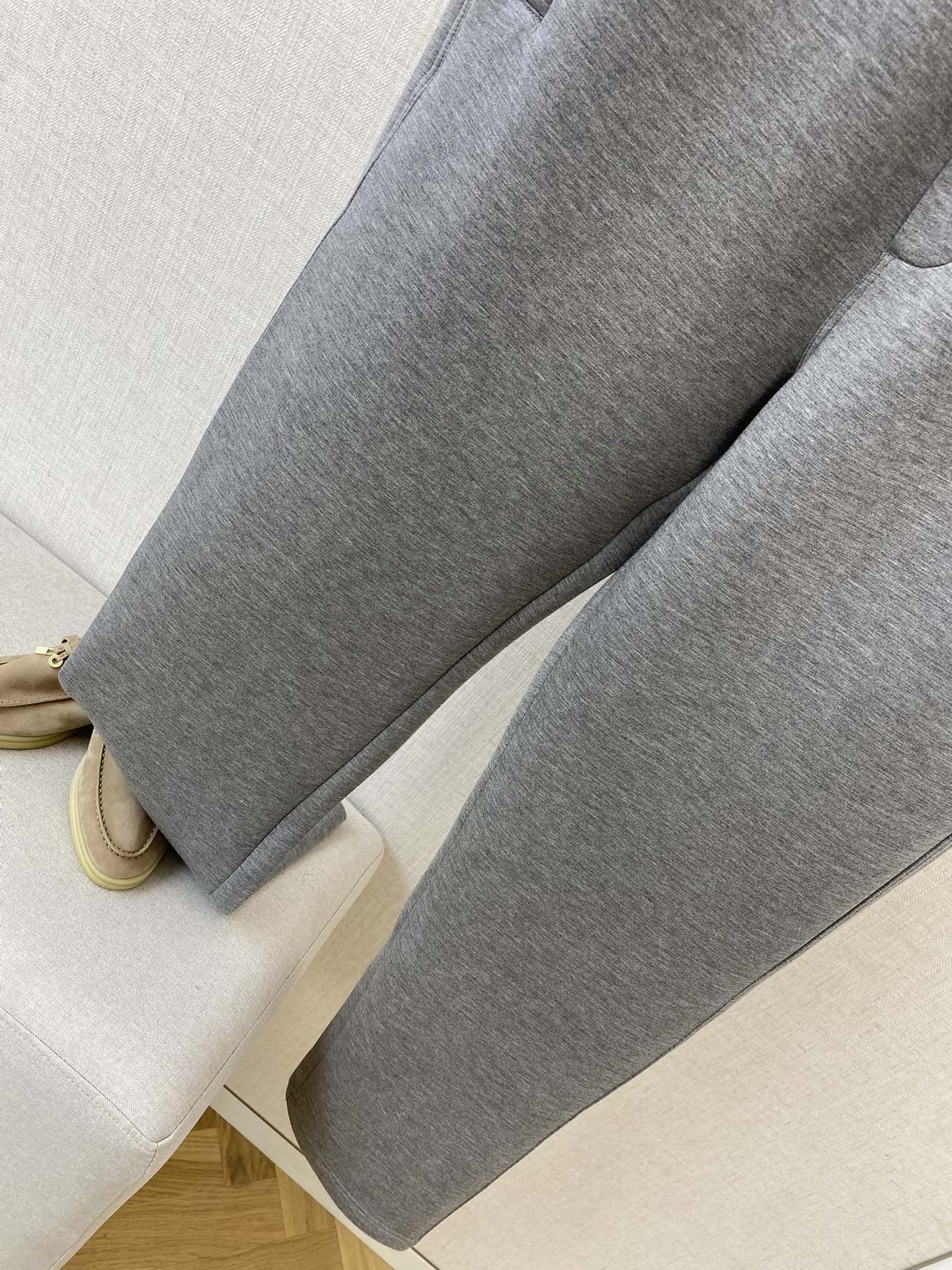 Lora Piana Sweatpants in Grau – Minimalistische Jogpants mit elastischem