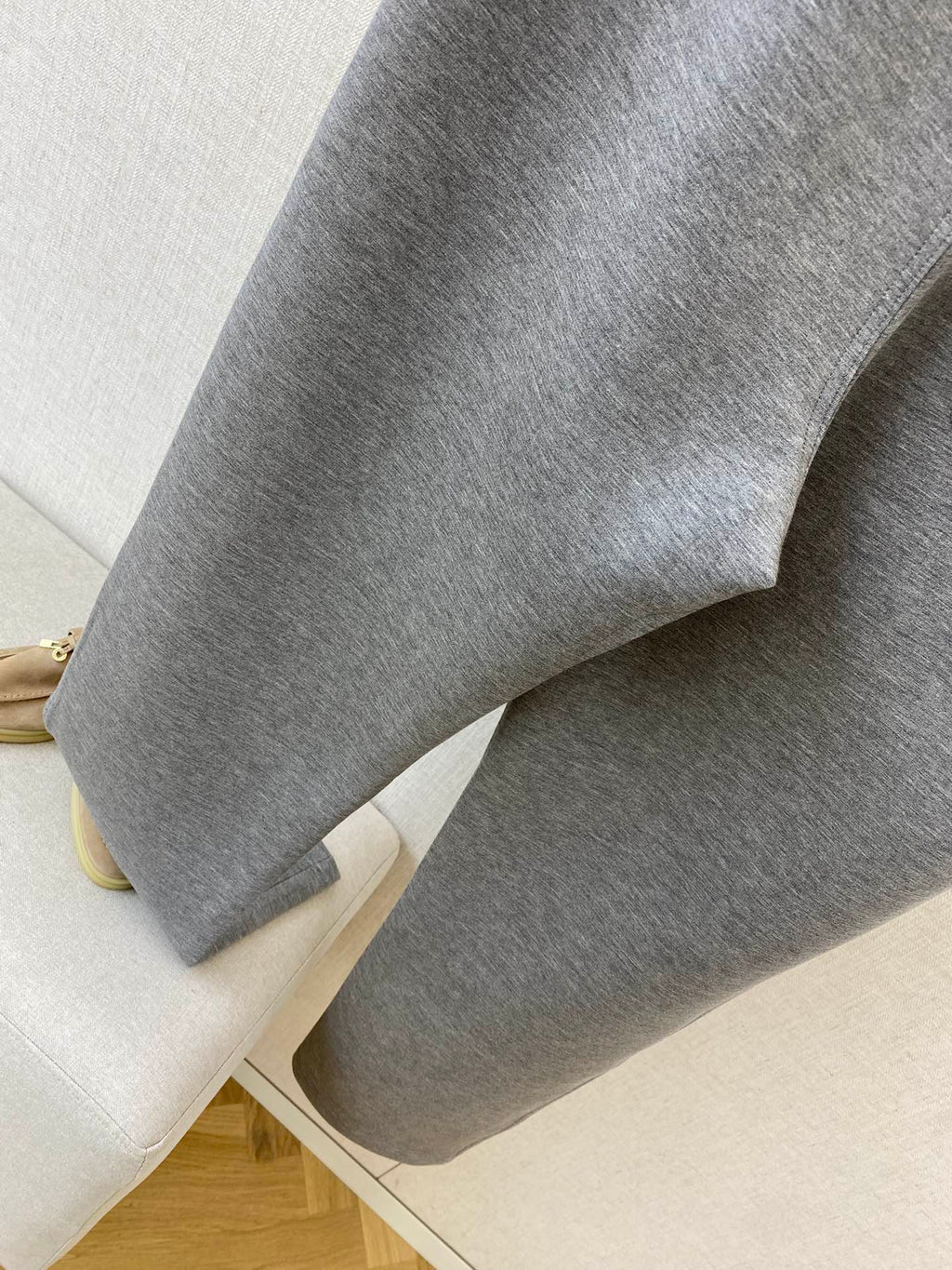 Lora Piana Sweatpants in Grau – Minimalistische Jogpants mit elastischem