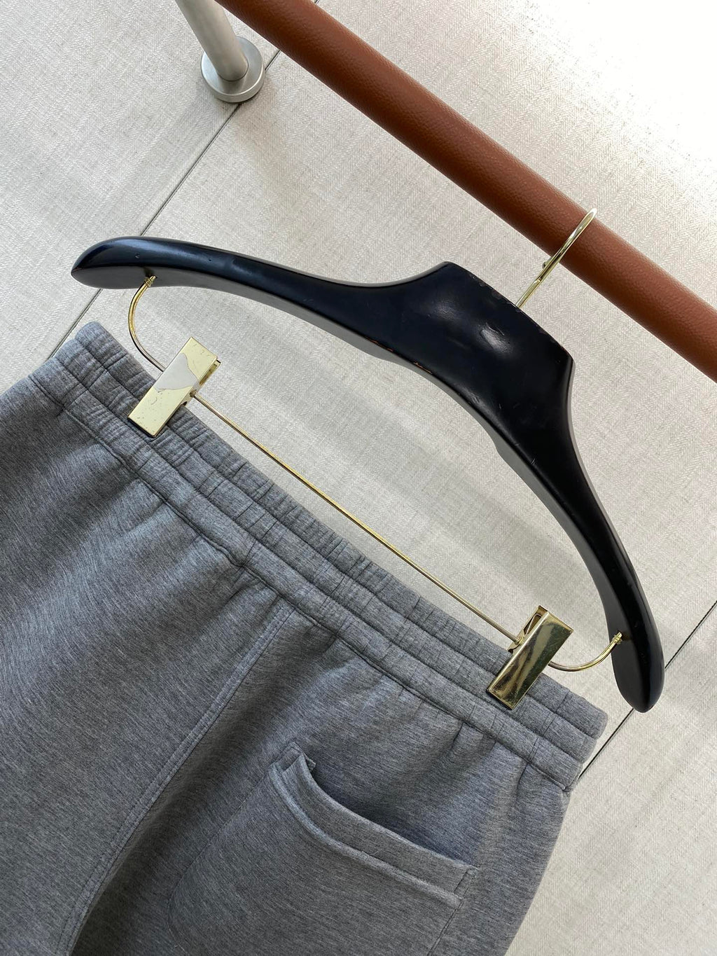 Lora Piana Sweatpants in Grau – Minimalistische Jogpants mit elastischem