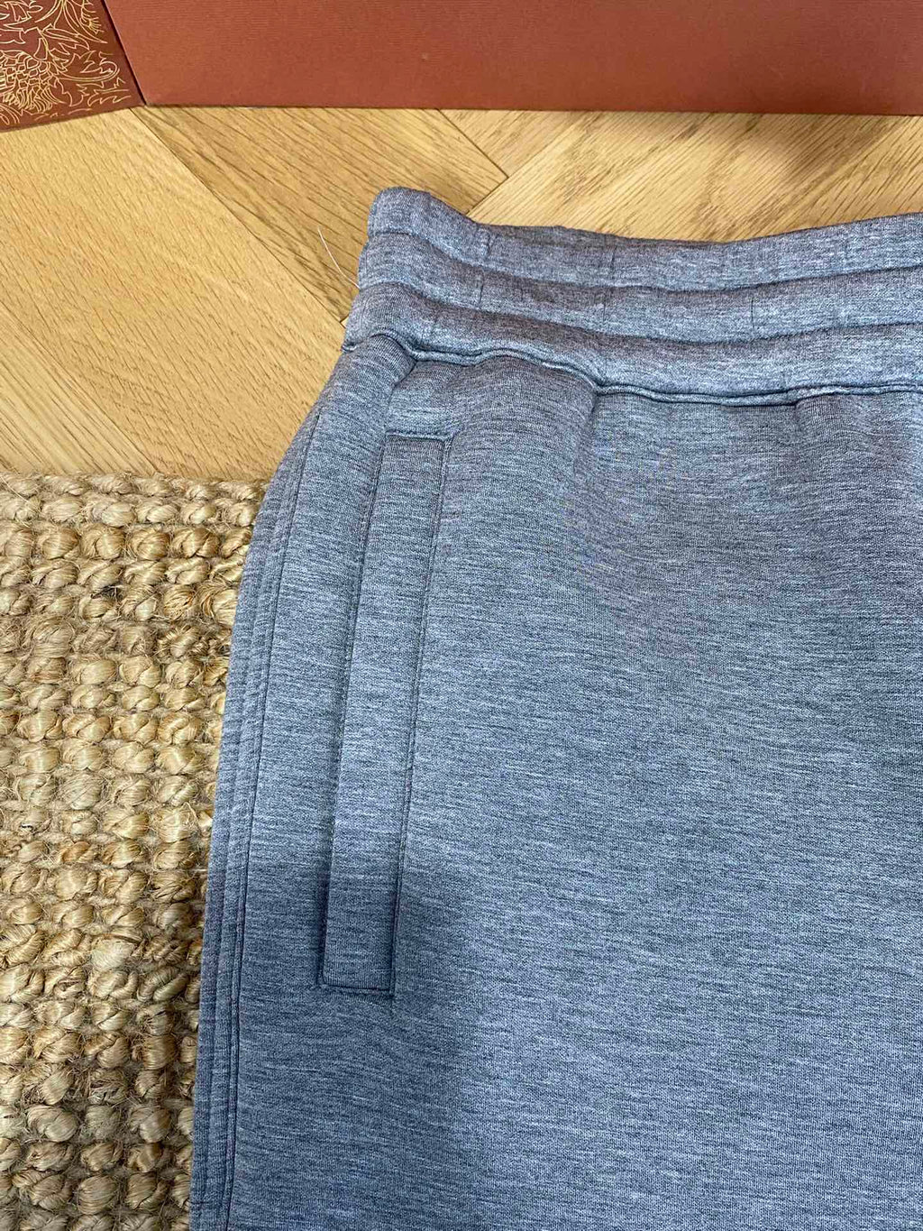 Lora Piana Sweatpants in Grau – Minimalistische Jogpants mit elastischem