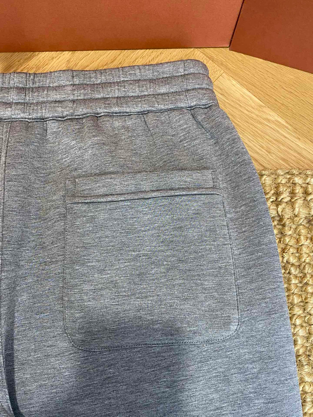 Lora Piana Sweatpants in Grau – Minimalistische Jogpants mit elastischem