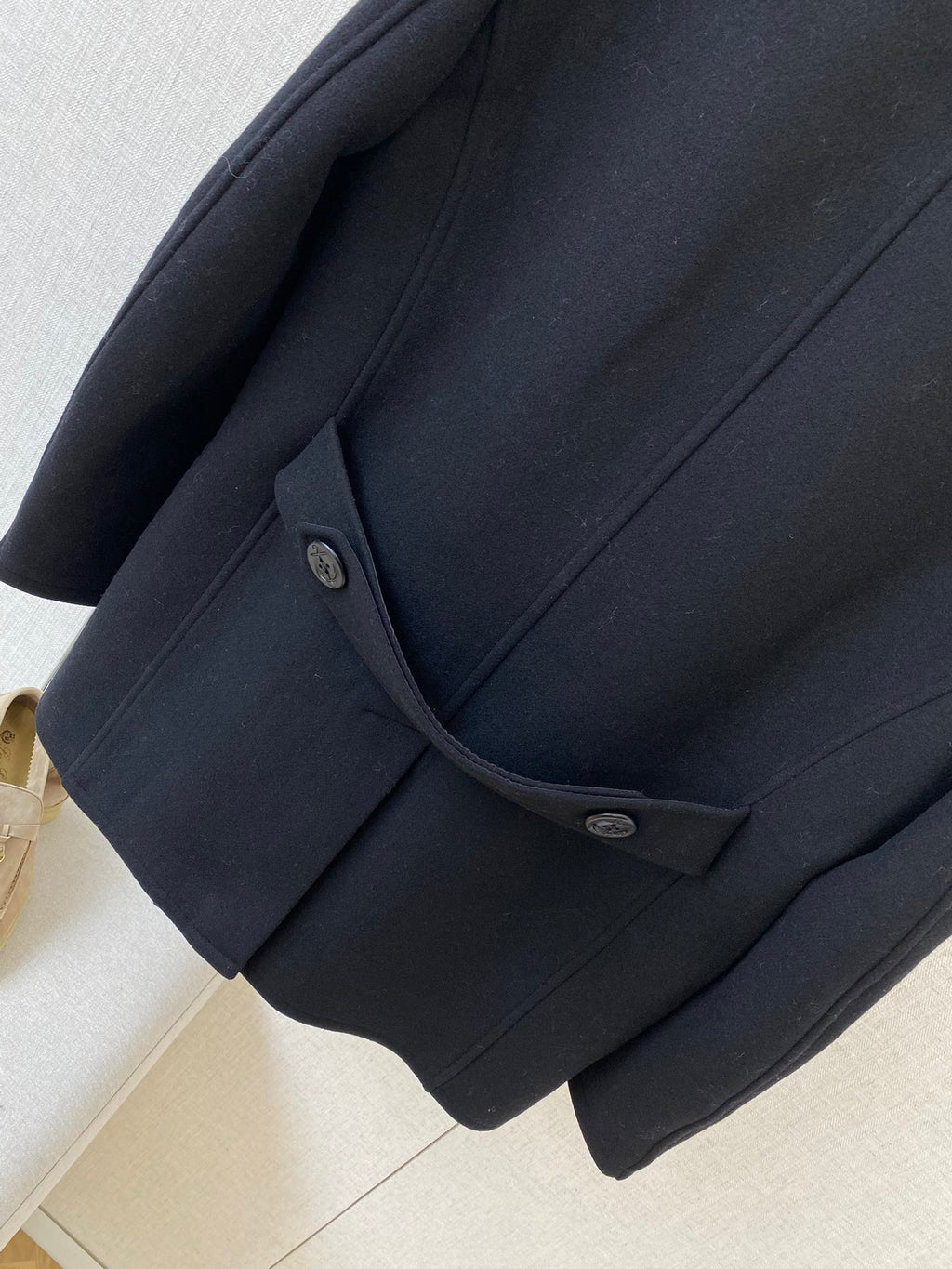 Loro Piana Schwarzer Herren Mantel mit zweireihiger Knopfleiste und Schlitztaschen